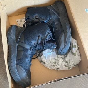 Under Armour Boots 🥾